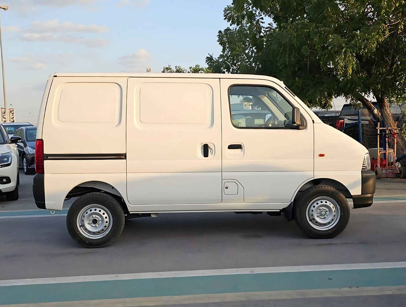 سوزوكي EECO CARGO VAN / 1.2L PETROL / PARKING SENSOR / MANUAL GEAR BOX/ CODE#ECCR12M