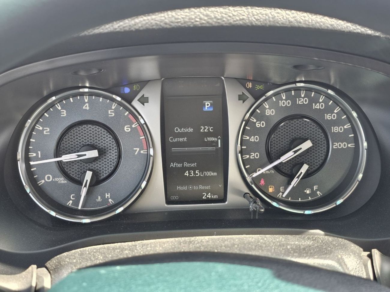 Toyota Hilux 2025 MODEL TOYOTA HILUX DOUBLE CAB PICKUP GLX 2.7L PETROL 4WD AUTOMAT