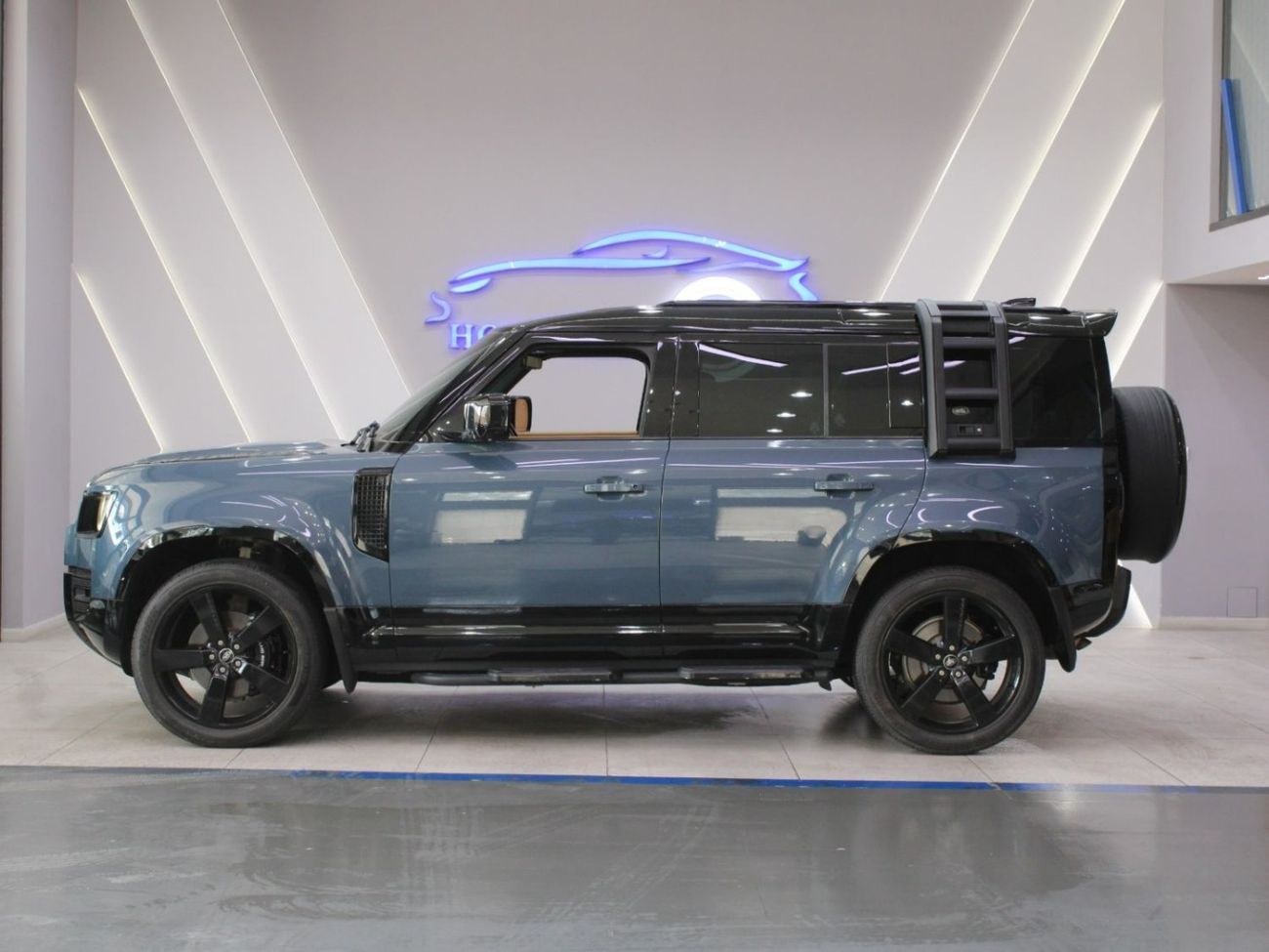 Land Rover Defender 2022 - Land Rover Defender | V6 | GCC specs