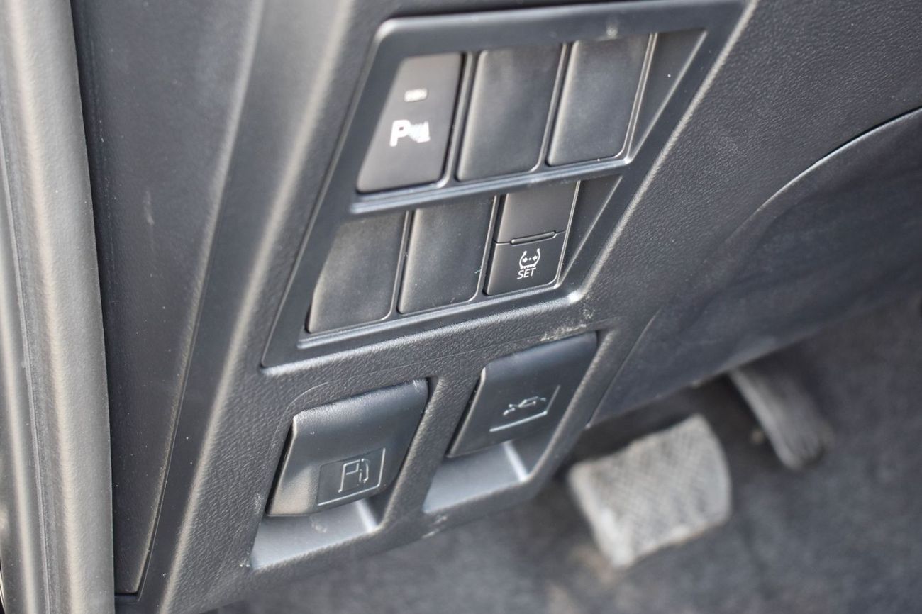 تويوتا هيلوكس TOYOTA HILUX 4.0 SR5 BLACK 2025