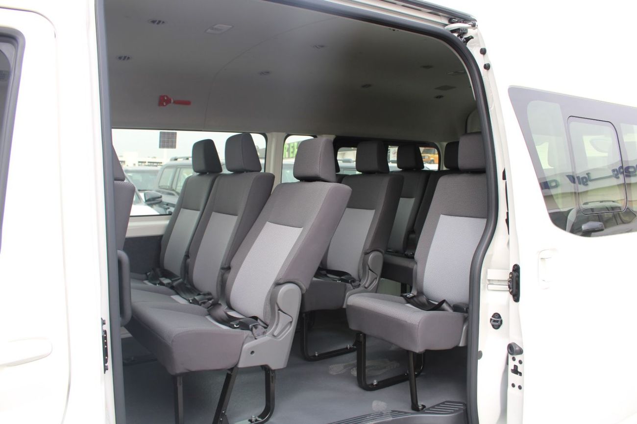 تويوتا هاياس TOYOTA HIACE 2.8L DIESEL 15 SEATER HIGH ROOF COMMUTER AUTO