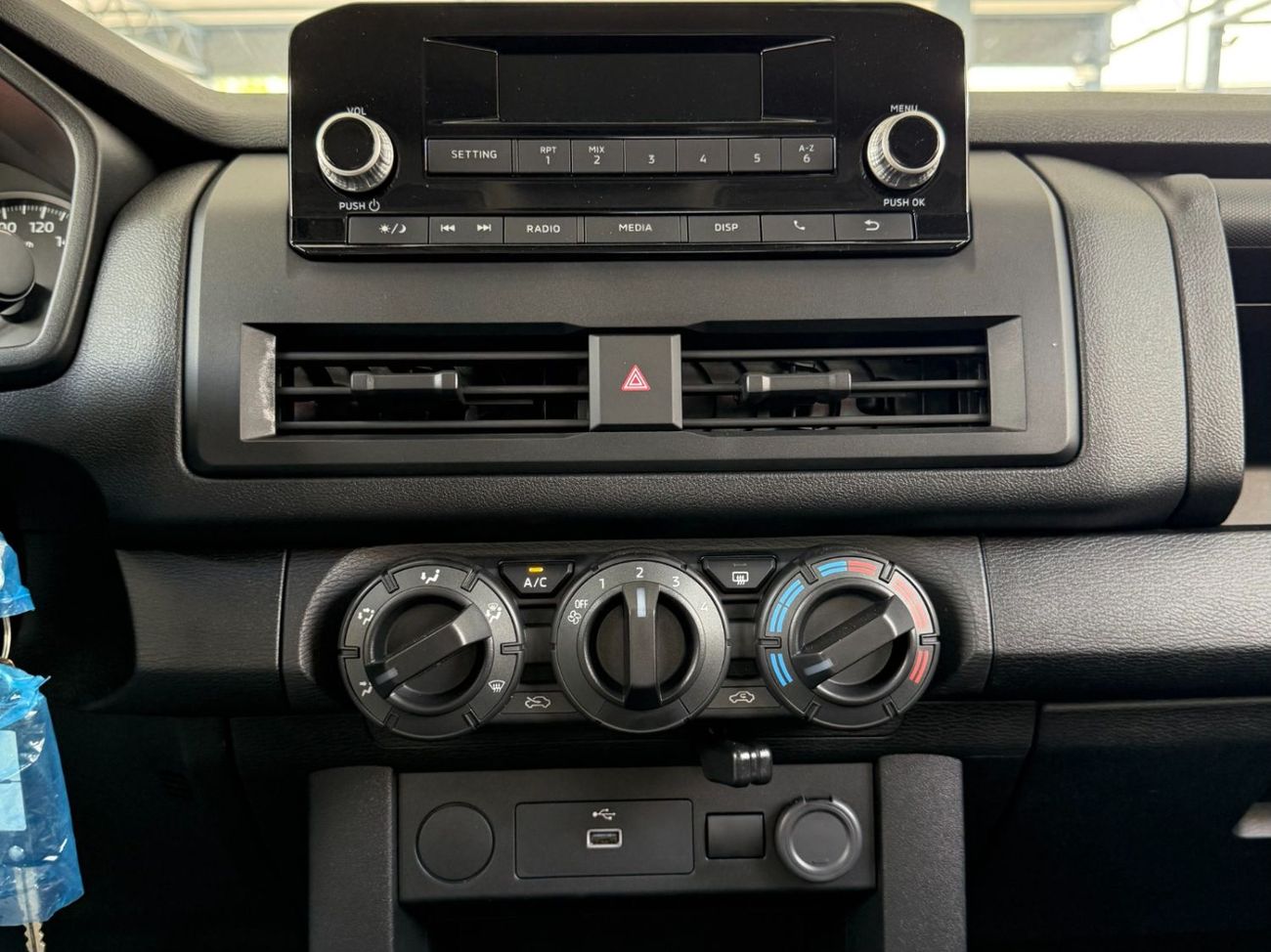 Mitsubishi L200 chrome package 4x4 M/T 18 inch alloy rims **EXPORT ONLY**التصدير فقط خارج الخليج**