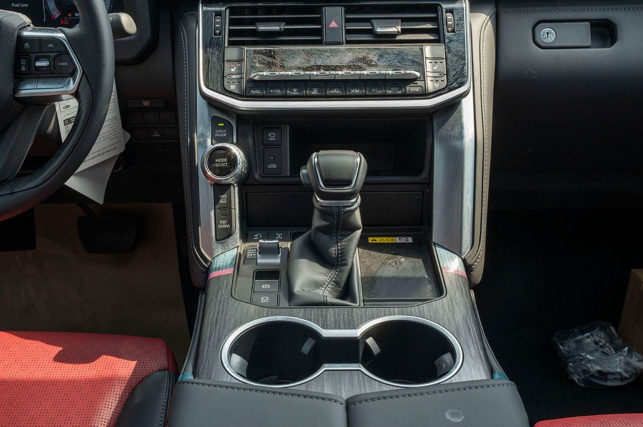 تويوتا لاند كروزر 2026 Toyota LC300 VXR 3.5L Hybrid AT (Black -red)