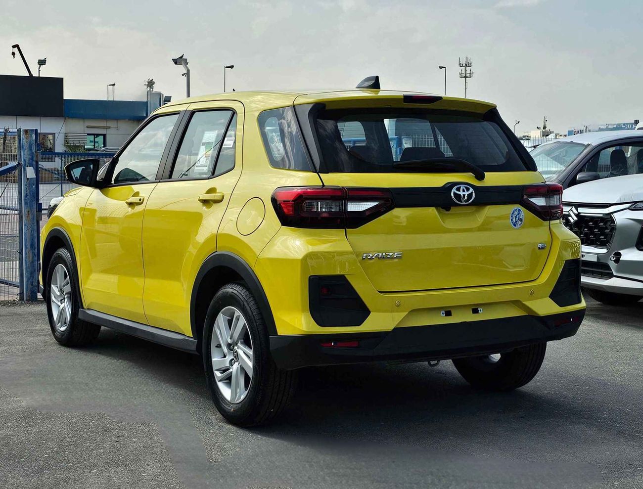 Toyota Raize 1.2L Petrol, Alloy Rims, DVD Camera, Rear A/C ( CODE # 67961)