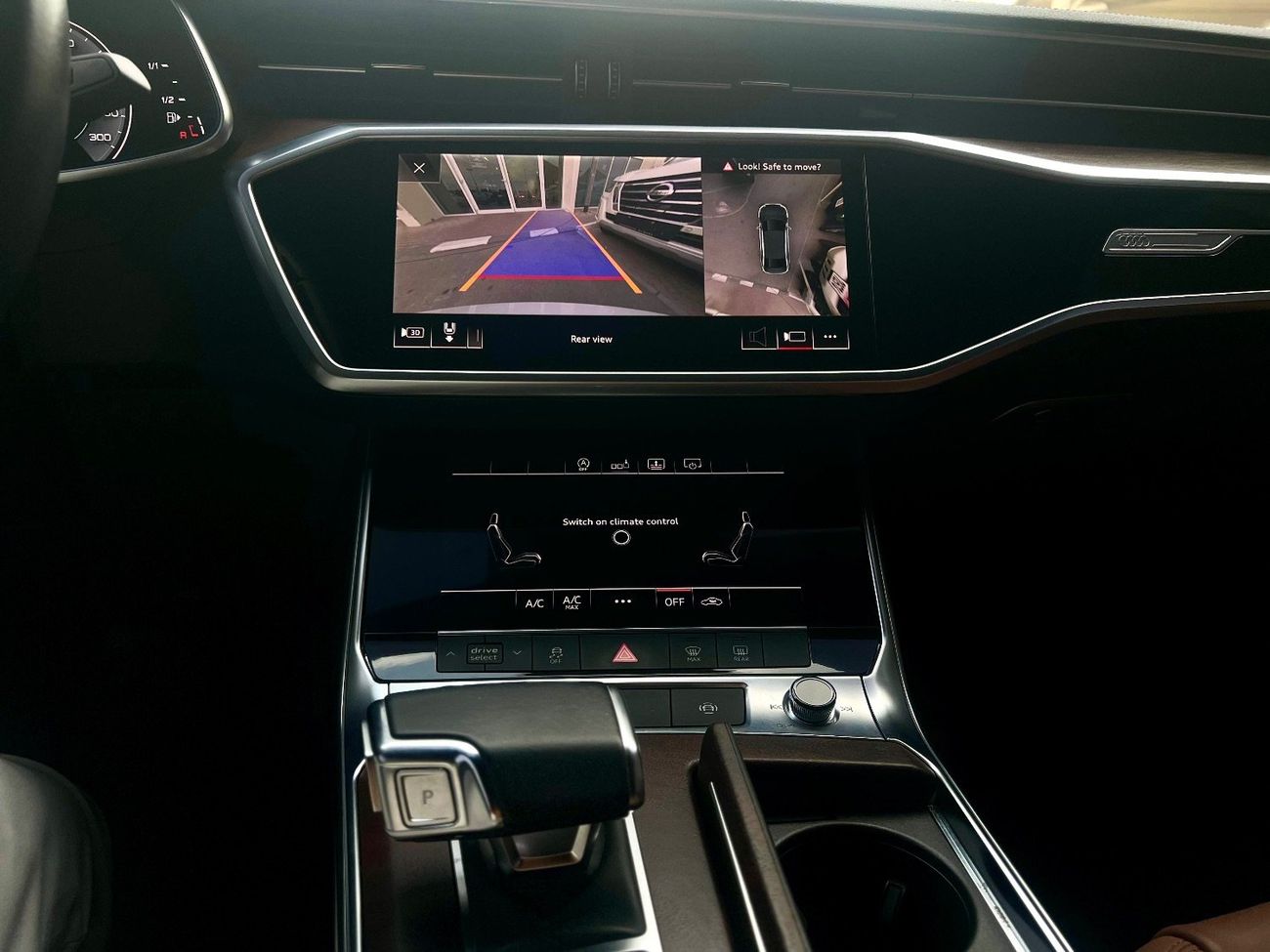 أودي A6 45 TFSI S-Line 2.0L