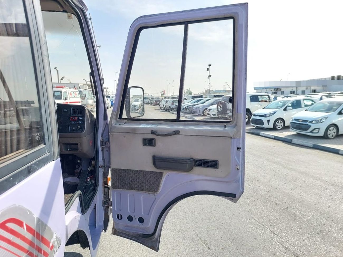 ميتسوبيشي روزا MITSUBISHI ROSA BUS RHD 1995 MODEL 3.9 L DIESEL AUTOMATIC(PM40299)