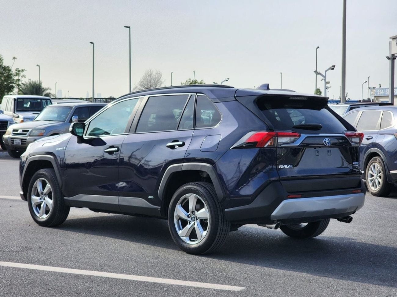 Used TOYOTA RAV4 limited HYBRID FULL OPTION 2020 for sale in Dubai - 727299