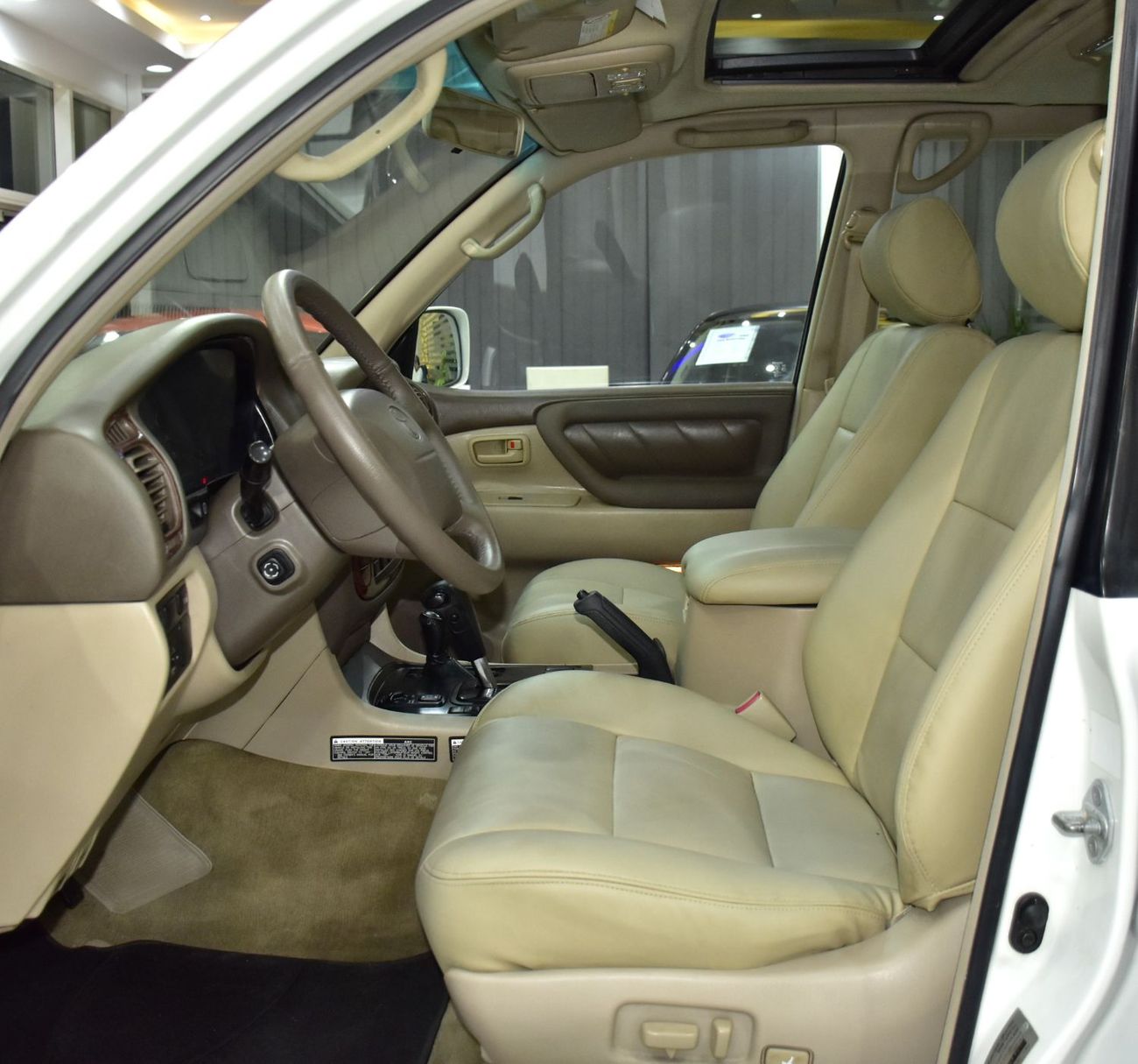 تويوتا لاند كروزر EXCELLENT DEAL for our Toyota Land Cruiser VXR ( 2000 Model ) in White Color GCC Specs