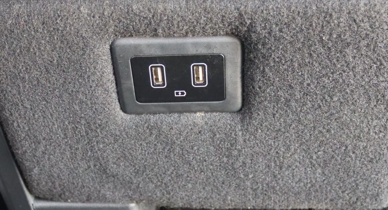 Hyundai Staria 3.5L Comfort (9 Seater) Hyundai Starea - 2023 - GCC - Accident-Free - 3.5L  - 9 Seats - Low Mileage