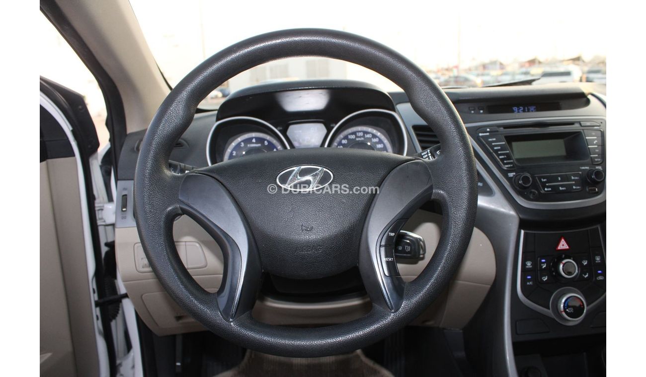Hyundai Elantra Hyundai Elantra 2015 GCC NO 2 1600cc, in excellent condition, without accidents, very clean from ins