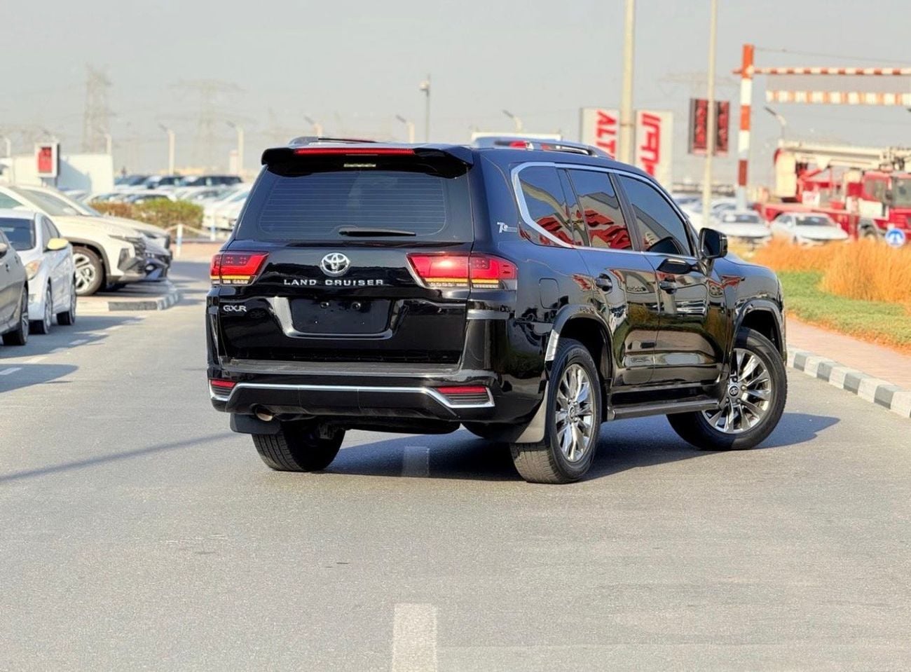تويوتا لاند كروزر GXR Toyota landcuriser V6 Years 2017 full upgrade inside and outside 2025 full option 4.0 L petrol