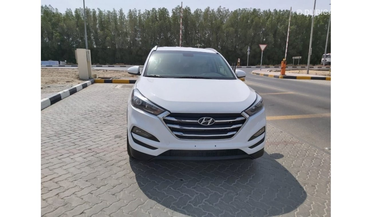 Hyundai Tucson SE - Very Clean Car