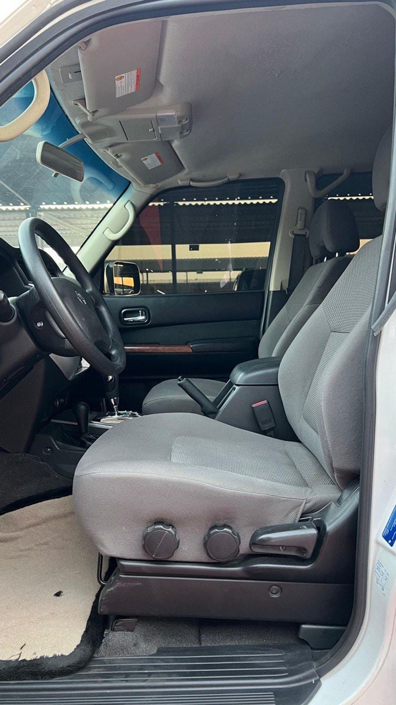 Nissan Patrol Safari GL 4.8L A/T (7 Seater)