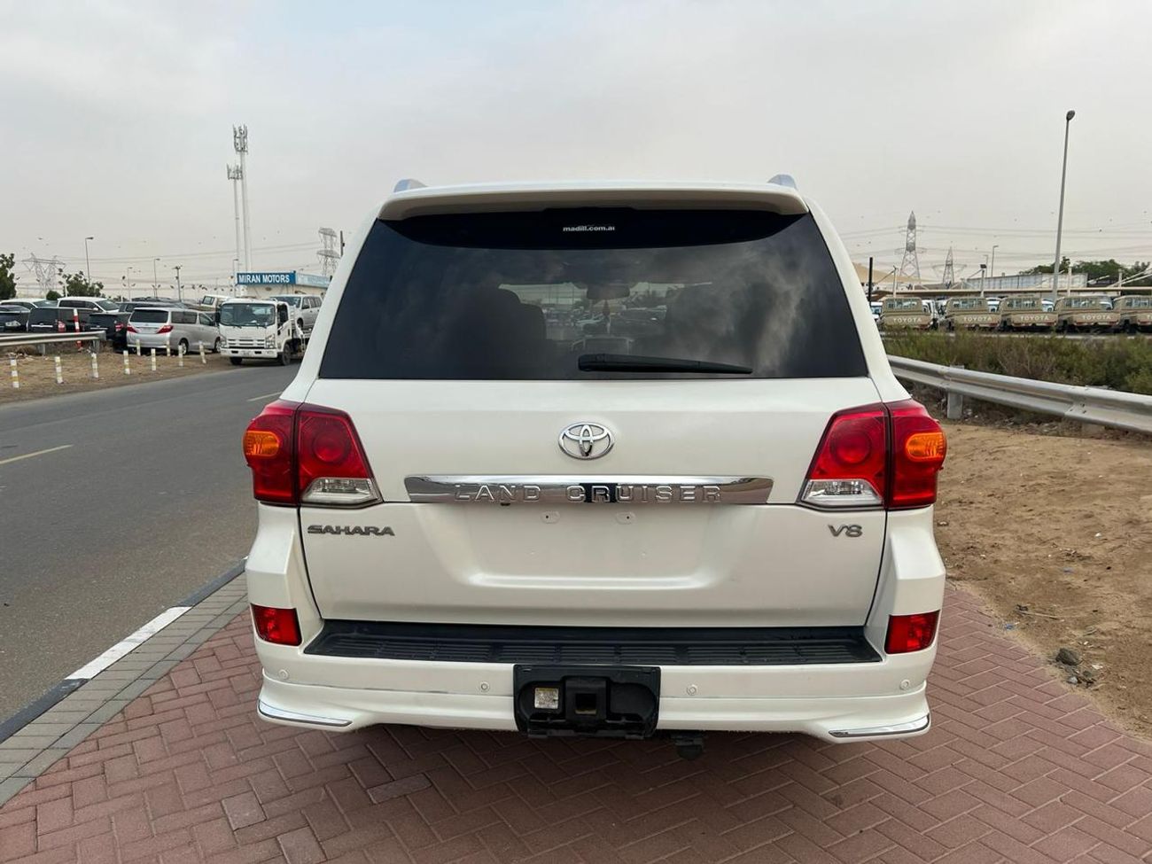تويوتا لاند كروزر Landcruiser Sahara white colour with black interior RHD Diesel 8 seaters