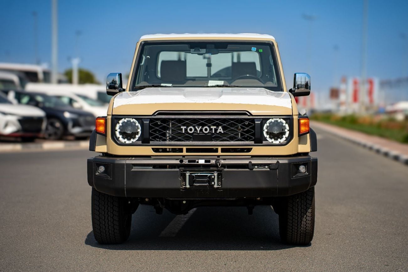 تويوتا لاند كروزر Toyota Land Cruiser Pickup LC79  S-C (4.0L  P A-T M-2025