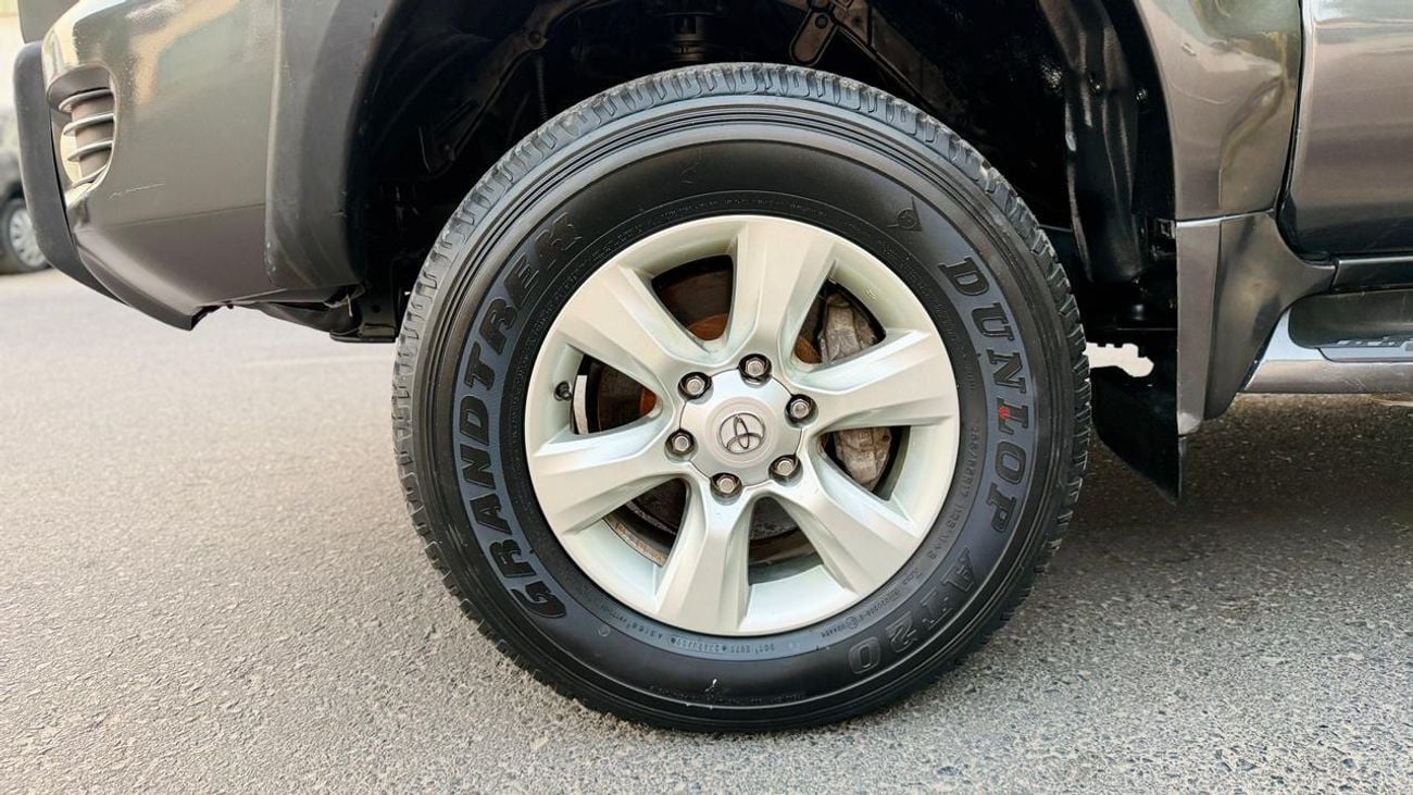 تويوتا برادو OFF ROAD MODIFIED | 3.0L | MANUAL TRANSMISSION | AIR SNORKEL | LEATHER SEATS |