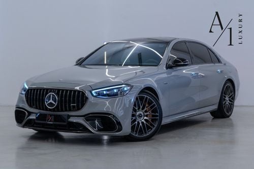 مرسيدس بنز S 63 AMG 2024 With black And Red Carbon Fibre Interior, Excellent Condition, European Spec