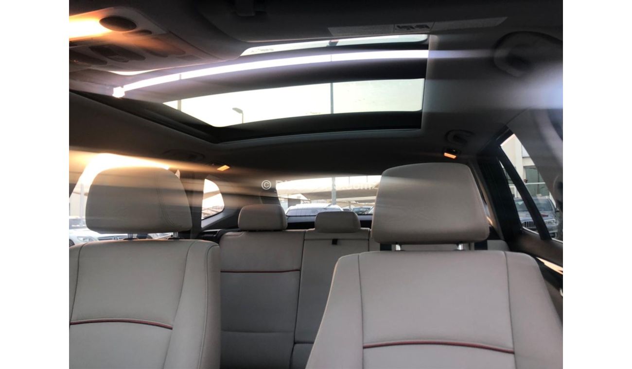 بي أم دبليو X1 موديل 2015 حاله ممتازه من الداخل والخارج فل مواصفات كراسي جلد ومثبت سرعه وتحكم كهربي كامل ونظام صوت