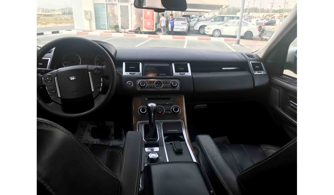 Land Rover Range Rover Sport vaey good car 2011 gcc km 235000