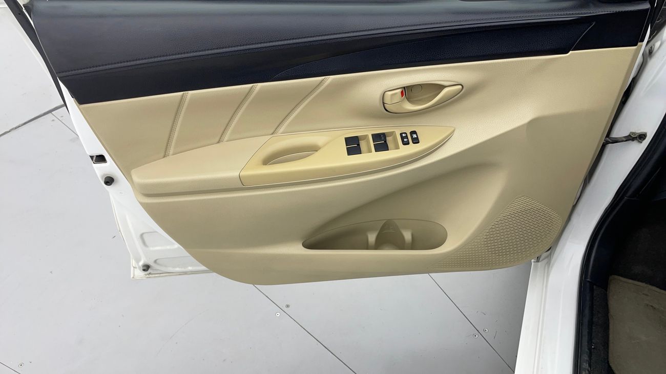 تويوتا يارس SE 1.3 | بدون دفعة مقدمة | اختبار قيادة مجاني للمنزل