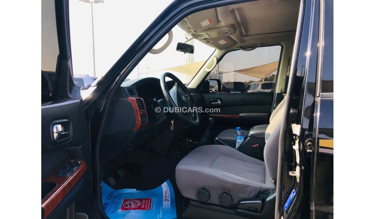 نيسان باترول سفاري سياره نظيفه جدا بحاله ممتازه بدون حوادث
