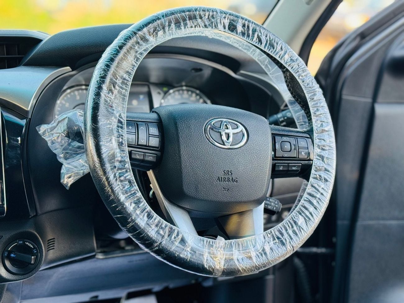 تويوتا هيلوكس Full option top of the range