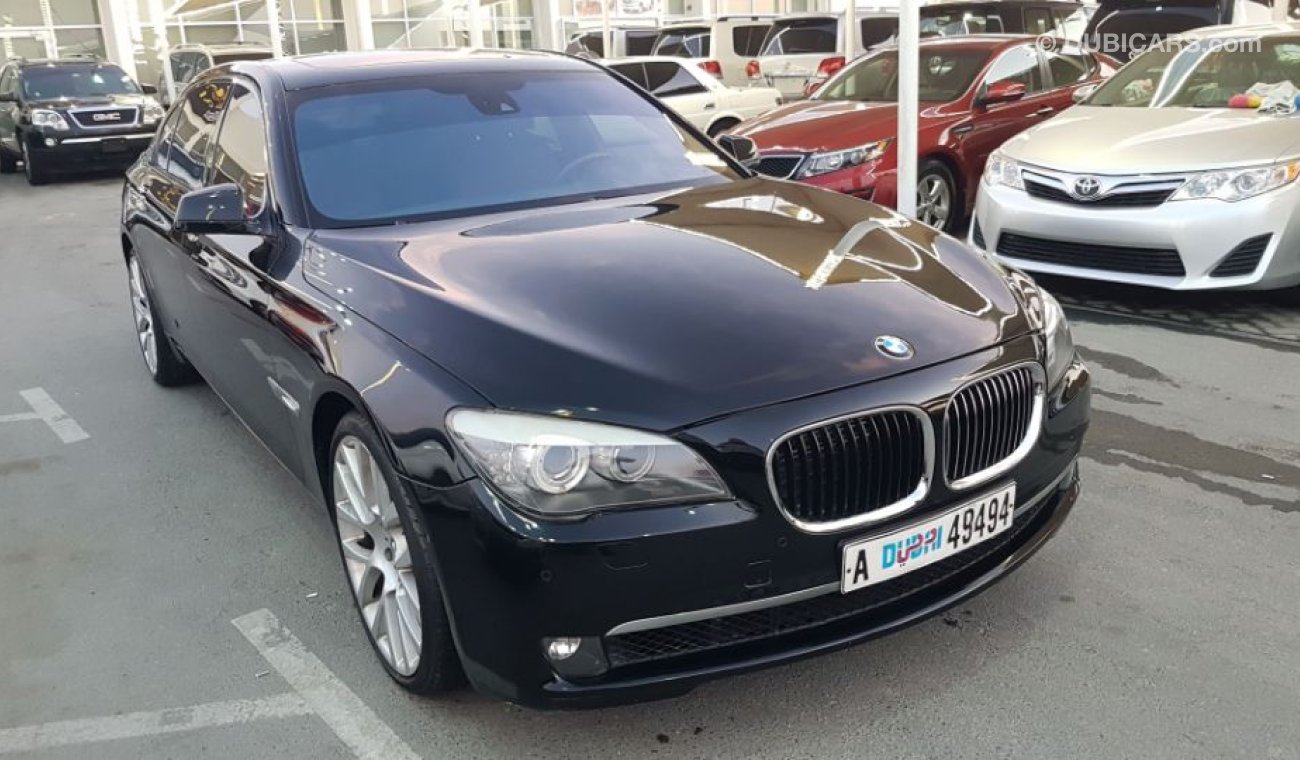 BMW 750Li Li 2011 model full option Gulf condition agency