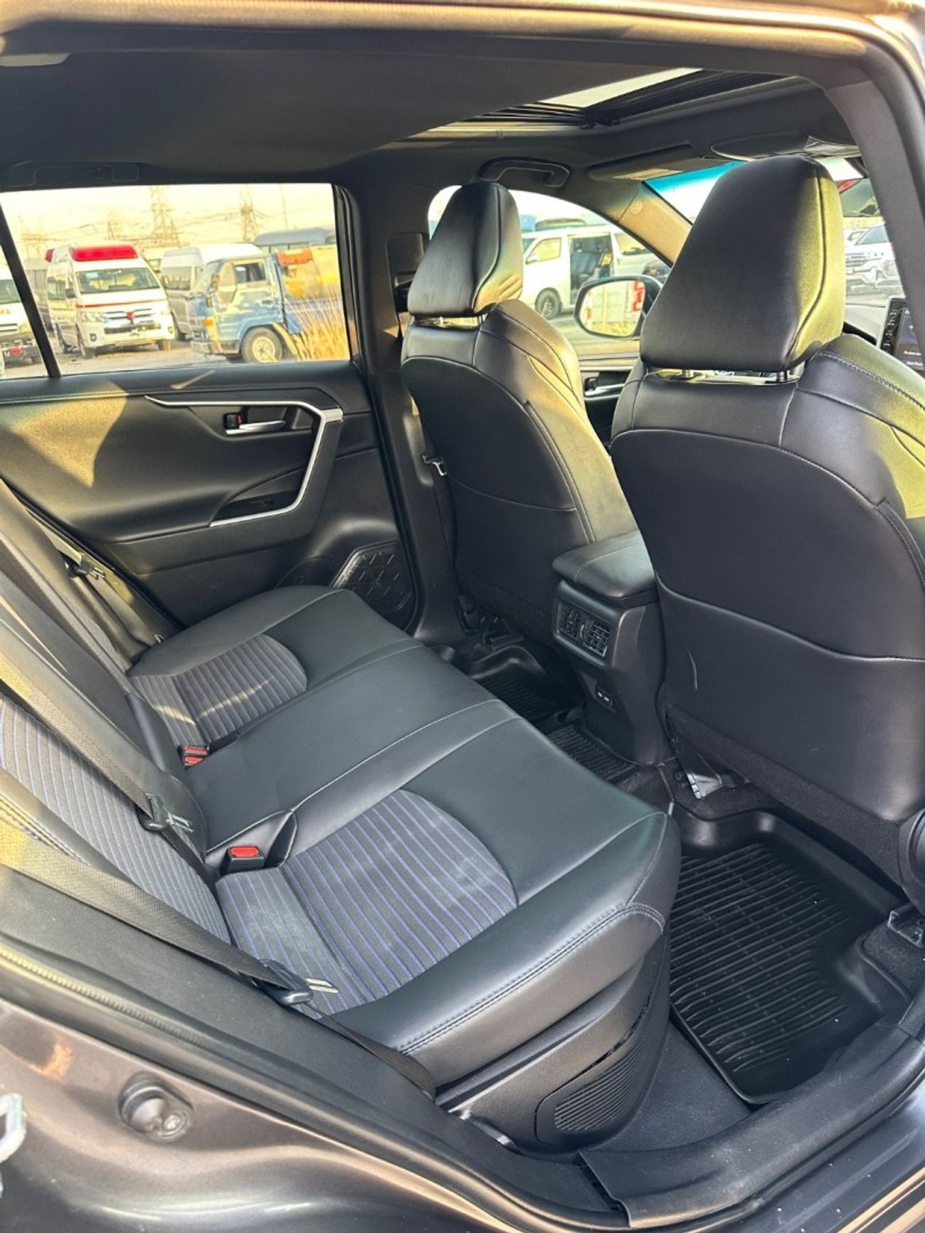 تويوتا راف ٤ Hybrid TOYOTA RAV4 XSE Full Option