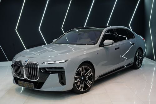 بي أم دبليو 740i M SPORT 2023 BMW 740i M Sport Pack, Theater Screen, Executive Lounge, Bowers N Wilkins, Dealer Warr + Serv!!