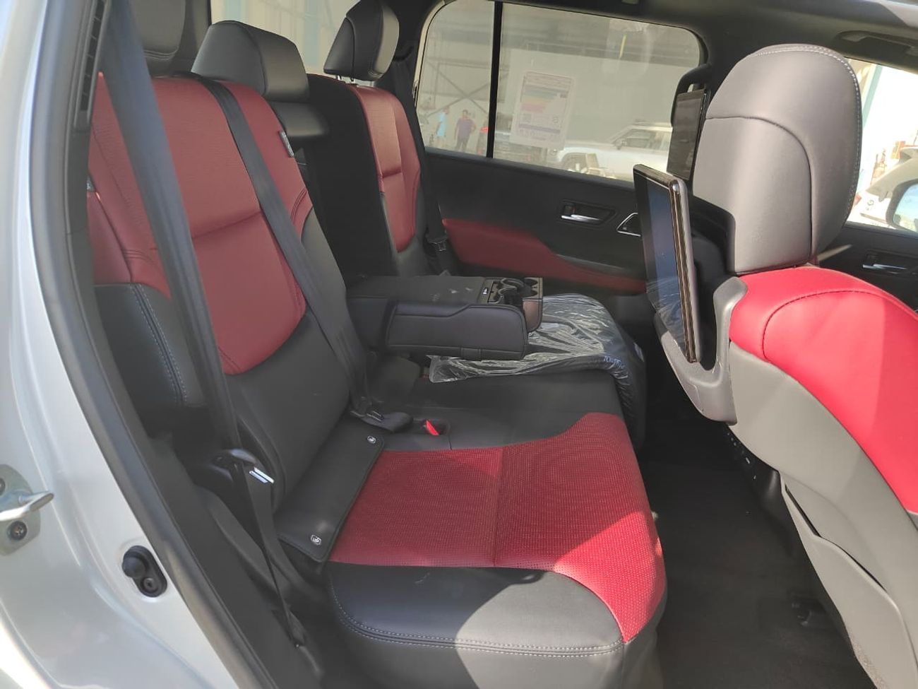 تويوتا لاند كروزر 2026 Toyota Land Cruiser LC300 VXR Full-Option with Radar 3.3L V6 Twin Turbo Diesel A/T Export Only