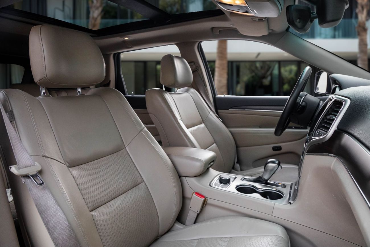 جيب جراند شيروكي Limited V6 | 1,188 P.M (4 Years)⁣ | 0% Downpayment | Pristine Condition!