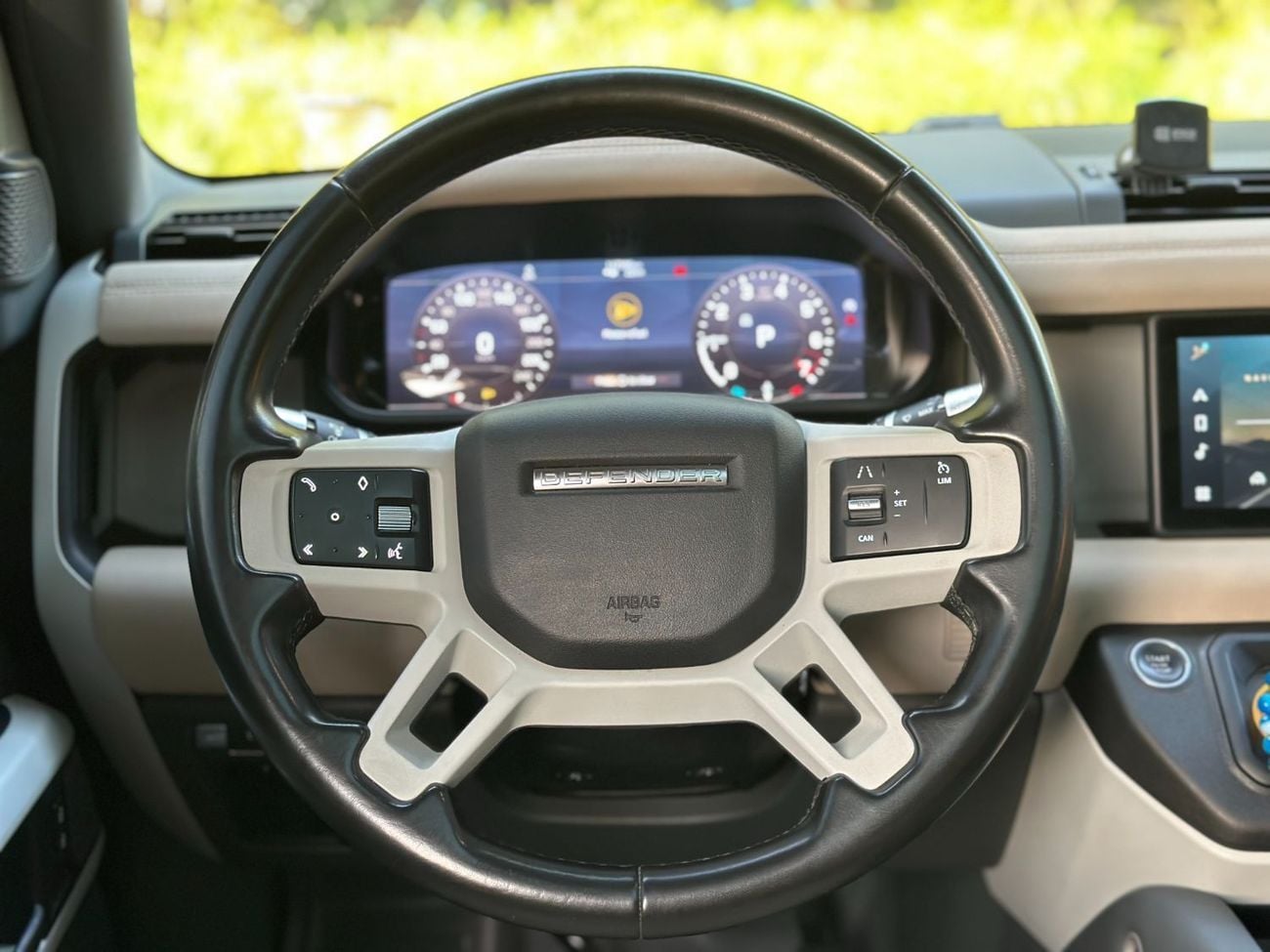 Land Rover Defender  ( Amazing Condition )