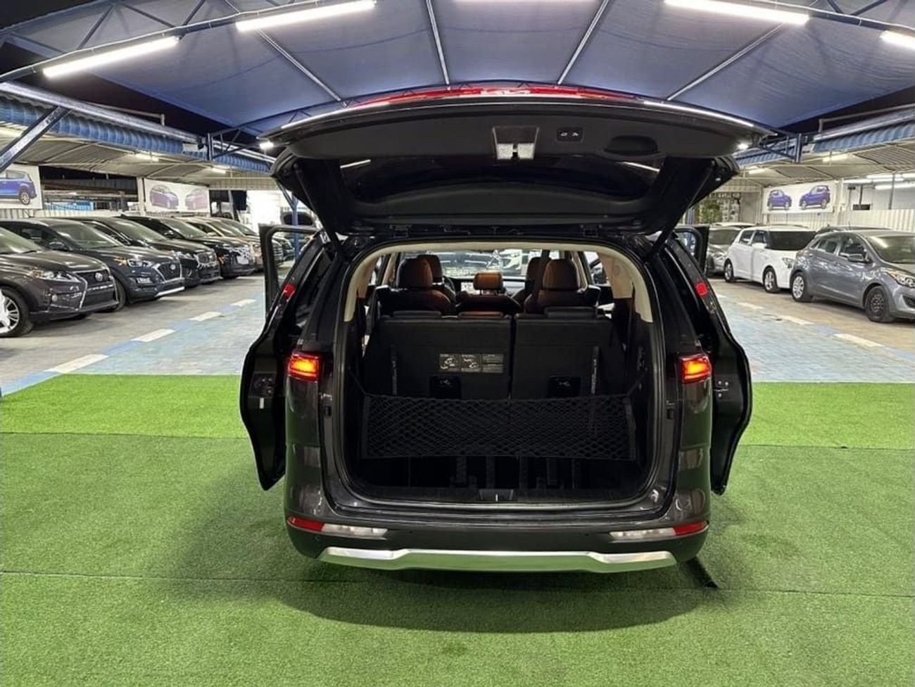 Kia Carnival SXL 3.5L 8seat