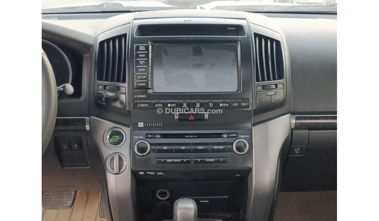 تويوتا لاند كروزر VXR / V8 / 5.7L, SUNROOF / FULL OPTION / 20 SHP (LOT # 2540)