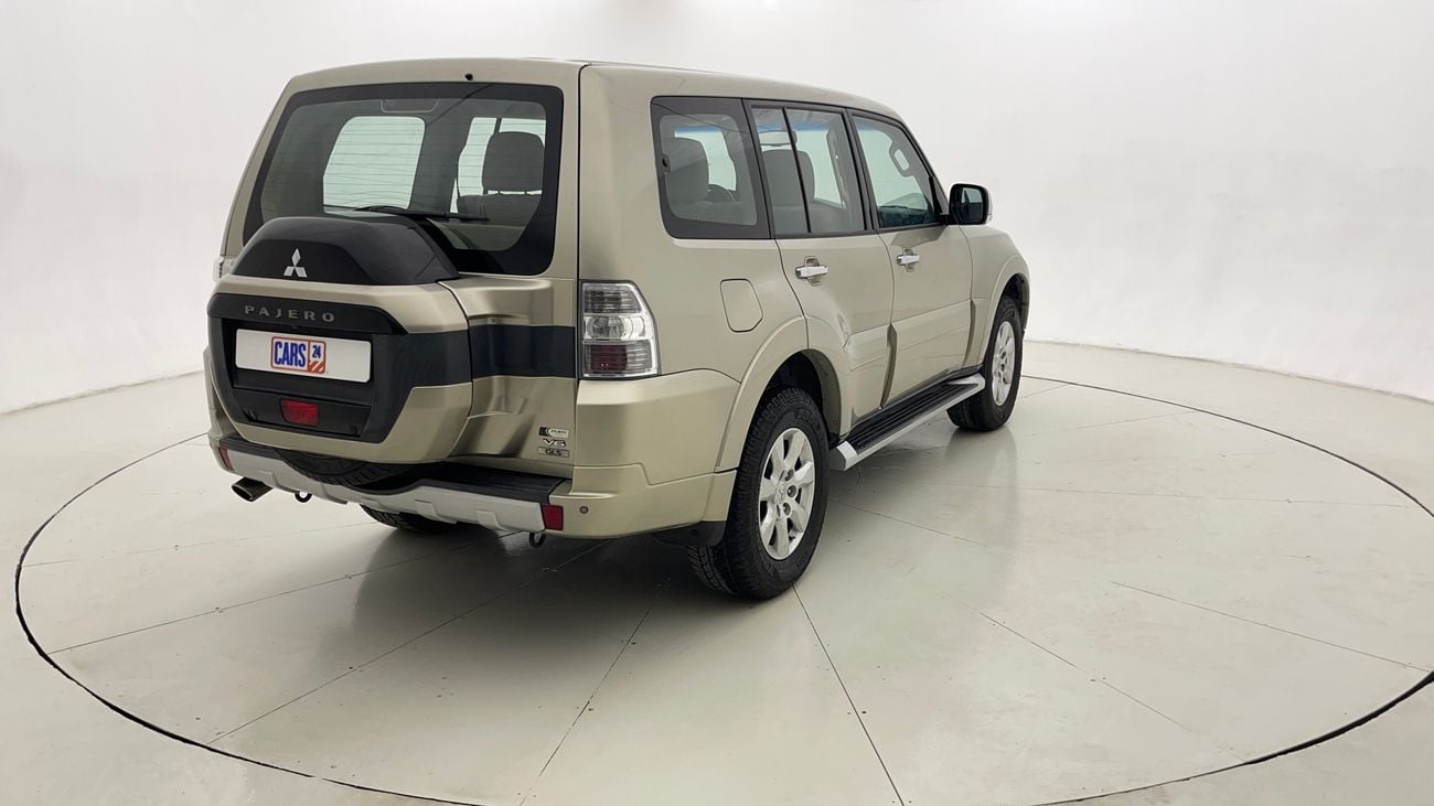 ميتسوبيشي باجيرو GLS LOWLINE 3.5 | بدون دفعة مقدمة | اختبار القيادة في المنزل