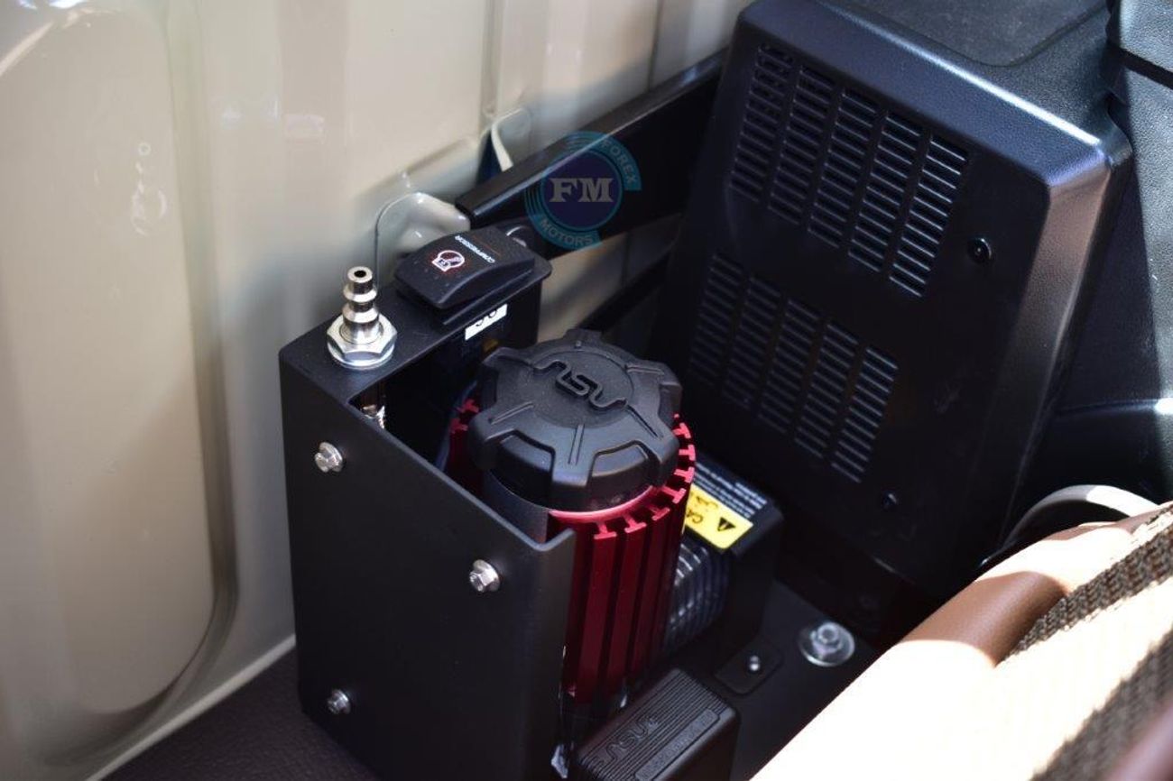 Toyota Land Cruiser Pick Up 79 SDLX V6 4.0L Petrol 4WD Automatic