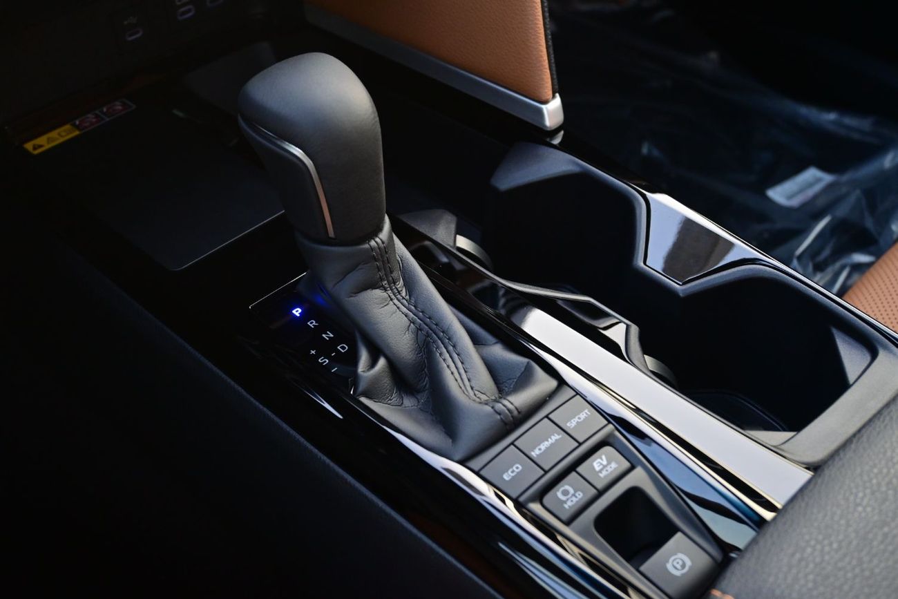 Toyota Camry Toyota Camry Limited 2.5L Hybrid GCC, Model 2025, Color Black