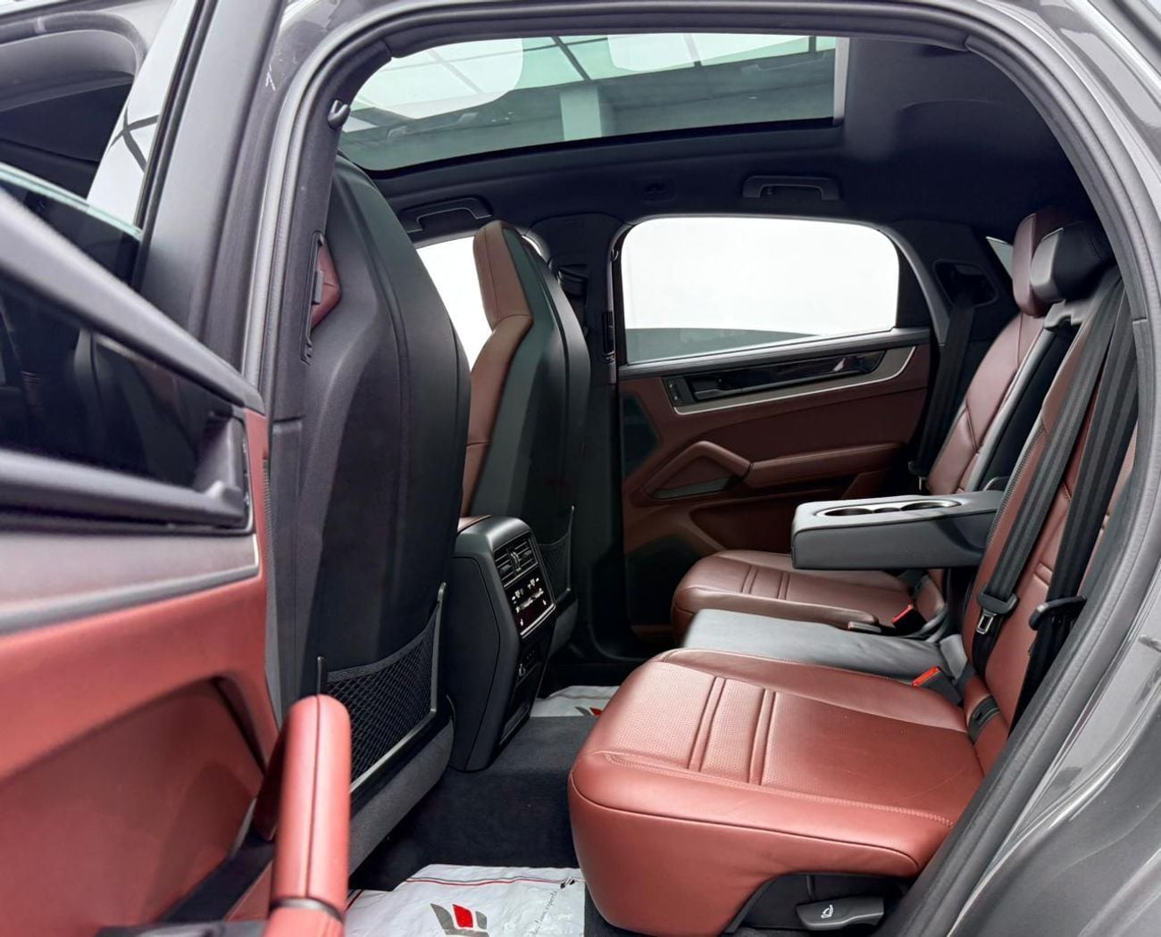 Porsche Cayenne STANDARD 2025 Porsche Cayenne Coupe, 2027 Porsche Warranty, Full Porsche Service History, Fully Loaded, G