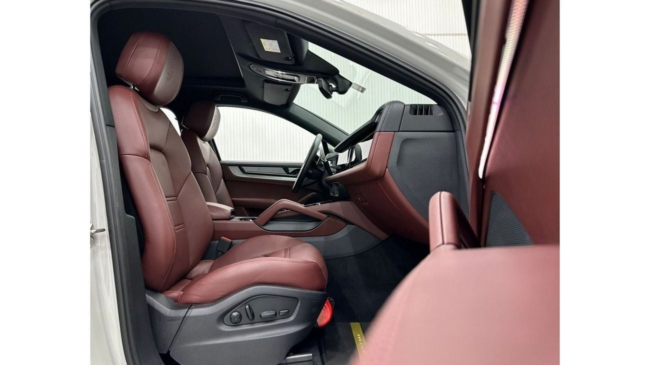 Porsche Cayenne 2024 Porsche Cayenne Coupe, Oct 2026 Porsche Warranty, Full Porsche Service History, GCC