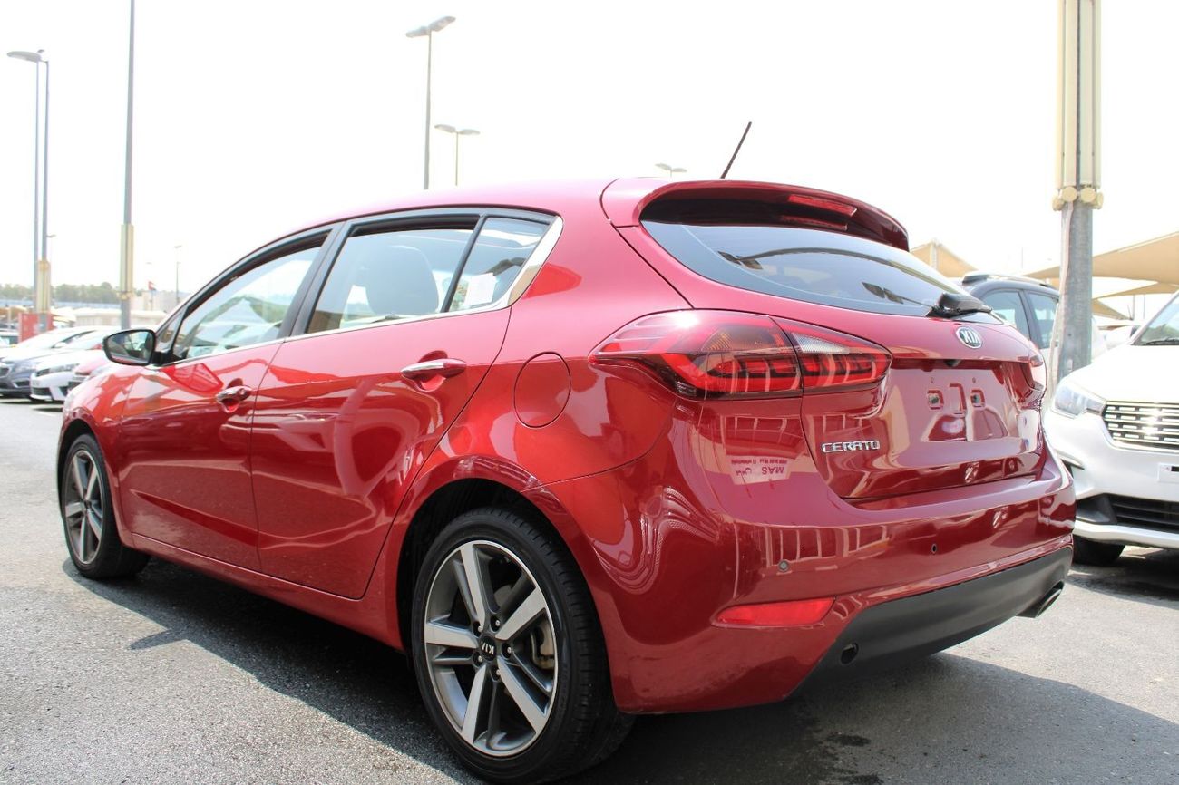 Kia Cerato LX GCC- ACCIDENT FREE - CAR IS IN PERFECT CONDITION INSIDE OUT