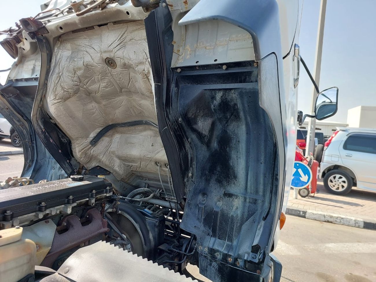 ميتسوبيشي فايتر MITSUBISHI FIGHTER WATER TANKER TRUCK RHD 2001 MODEL 8.2 L DIESEL MANUAL(PM50931)