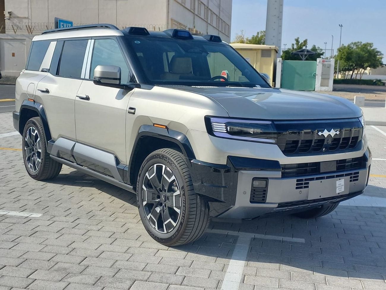 BYD Leopard 8 Smart and Brave Flagship Edition (6 Seats)