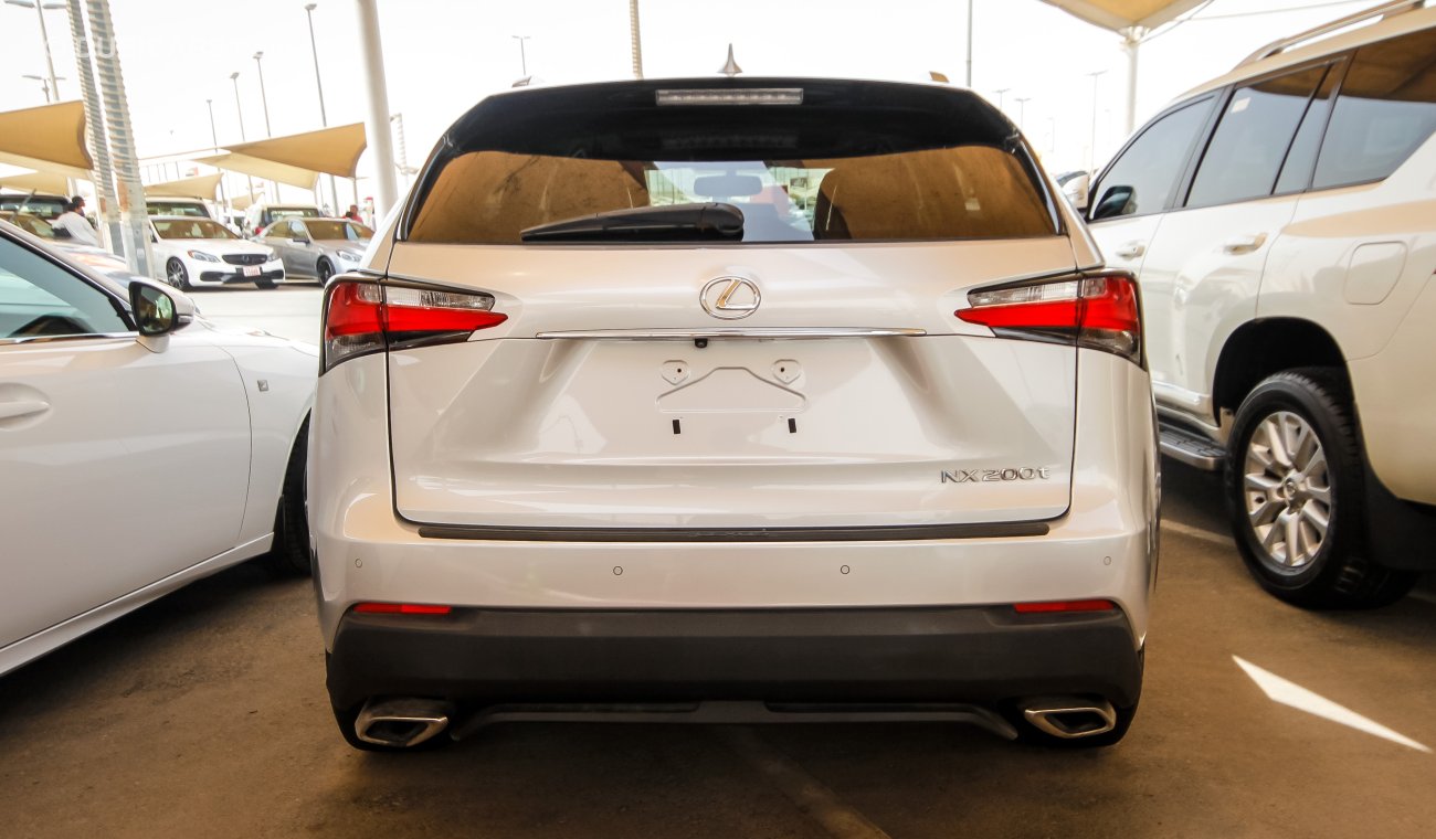 Lexus NX200t t