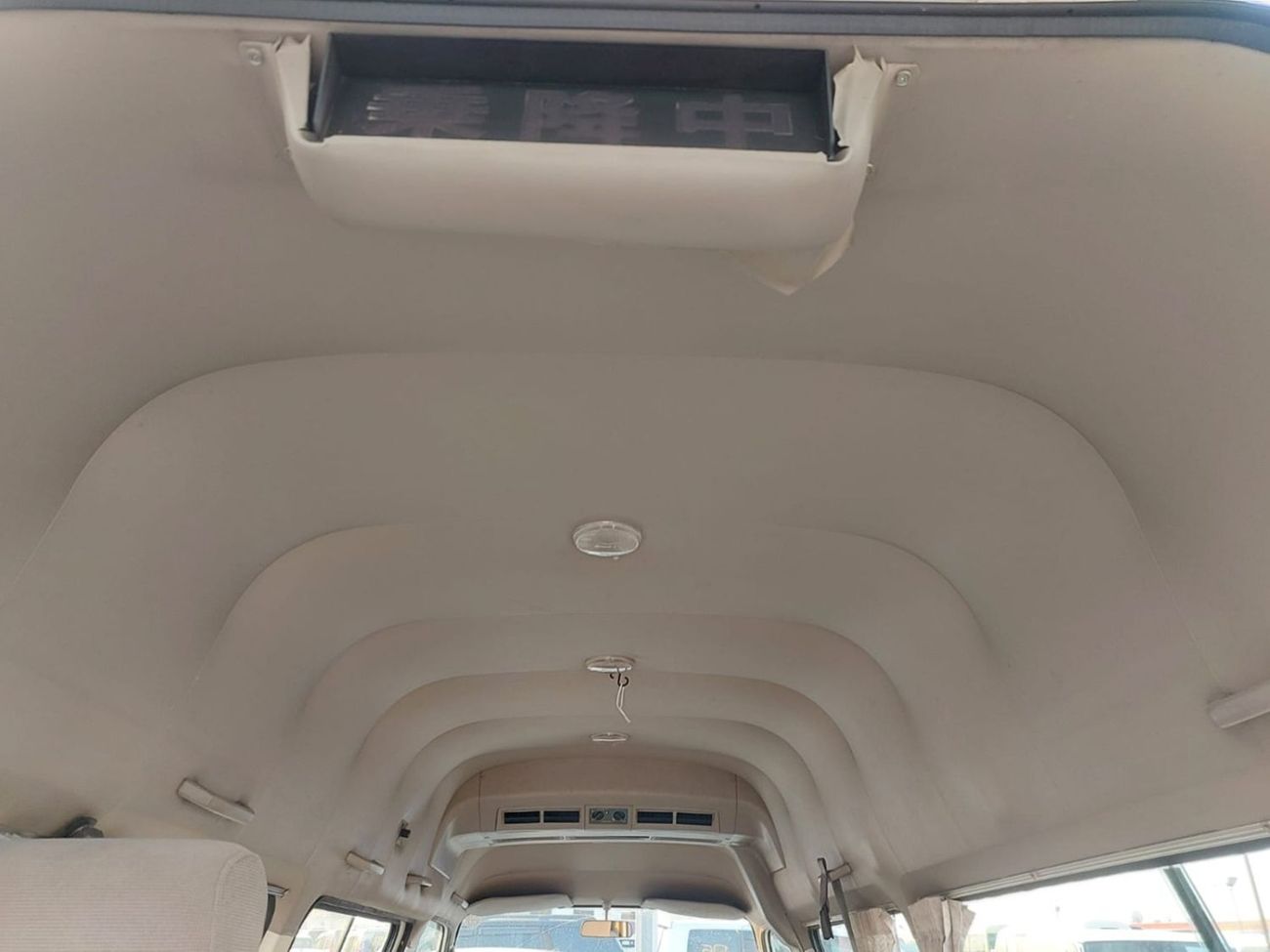 Nissan Caravan NISSAN CARAVAN VAN RHD 1997 MODEL 3.1 L DIESEL MANUAL(PM00945)