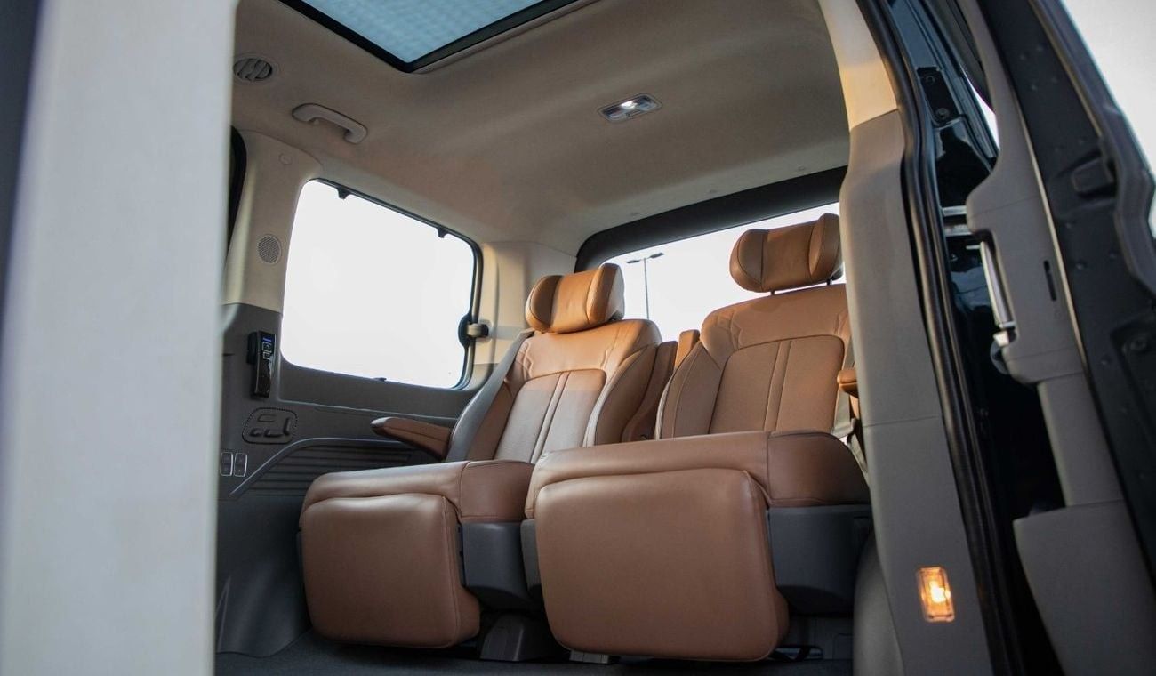 Hyundai Staria VIP 4-seater/GCC/2 Years Warranty/2022