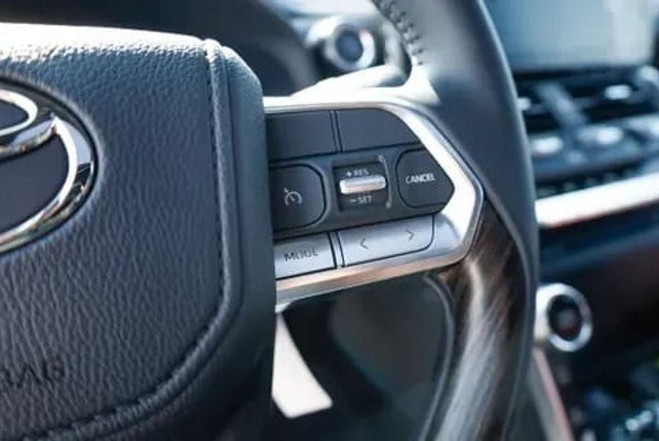 Toyota Land Cruiser VXR 3.3L TT