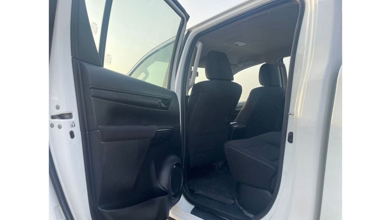 تويوتا هيلوكس 2021 Toyota Hilux Deisel - 2.8L V4 - Right Hand Drive UAE PASS