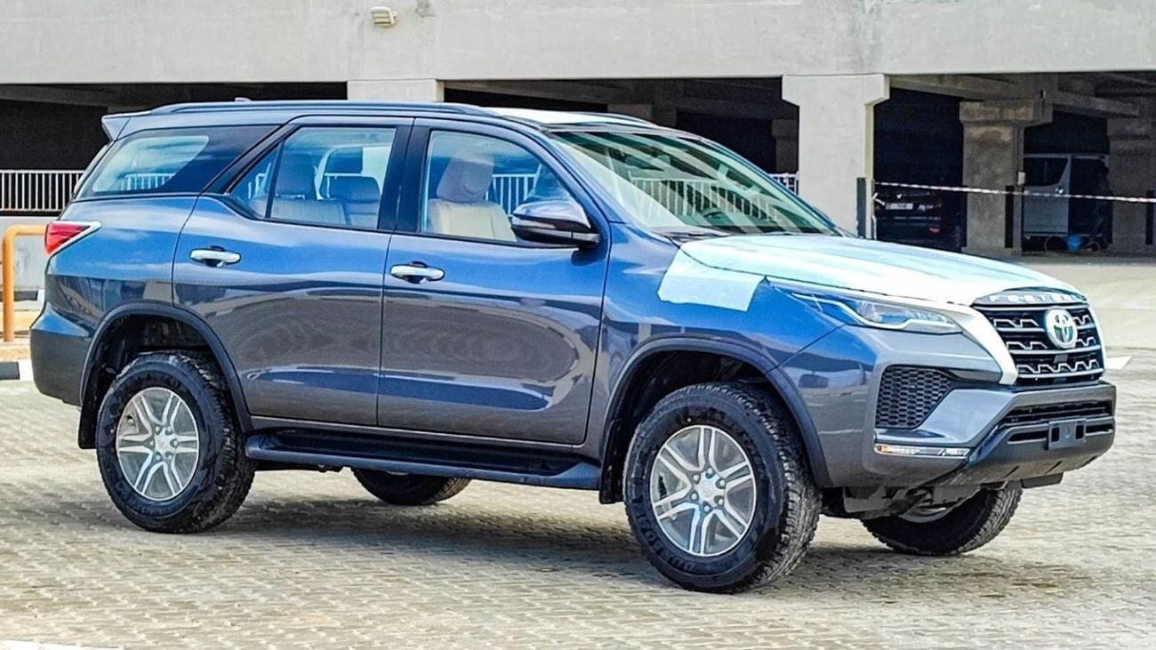 Toyota Fortuner FORTUNER SR5 2.7L V4 PETROL mid options