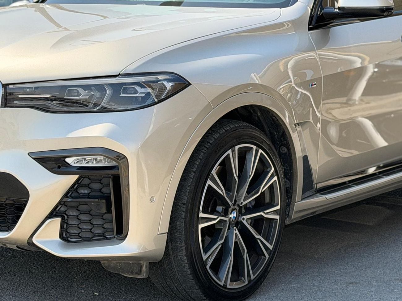 BMW X7 40i M Sport Premium 3.0L BMW X7 X-Drive 40i M Package / GCC / 2019 / Full AService History / Origina