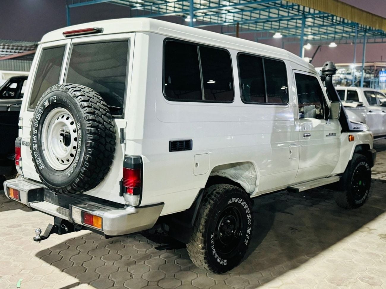 Toyota Land Cruiser 70 LC76 STD Toyota Land Cruiser hardtop 3 door 2017